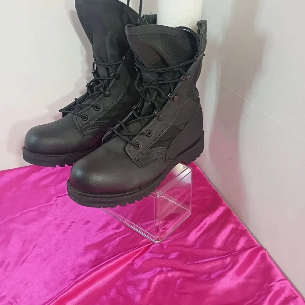 Belleville Mens SZ 4.5W Hot Weather Steel Toe Boot Black. Condition is Used